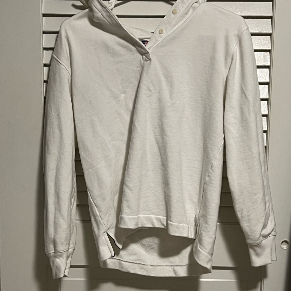 Vineyard Vines Pullover with collar.